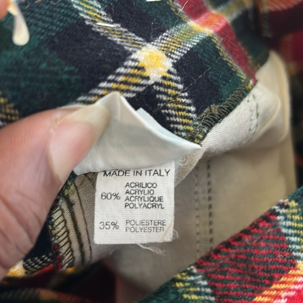 BENETTON Vintage red and green plaid pants. Cuffs at bottom. Size Small. - Picture 8 of 13